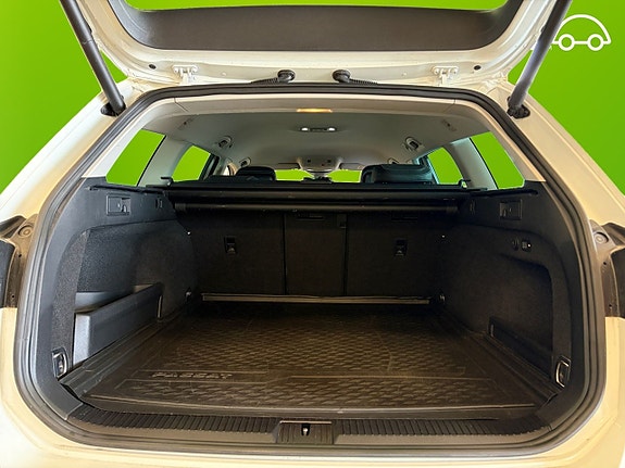 Volkswagen Passat Alltrack 16 of 21