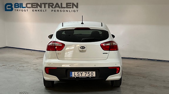 Kia Rio 7 of 19