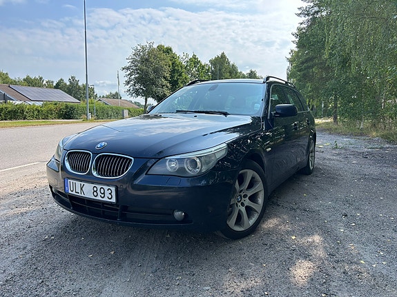 BMW 523i 2 of 5