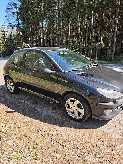 Peugeot 206 2 of 5