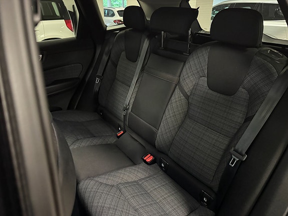 Volvo XC60 14 of 18
