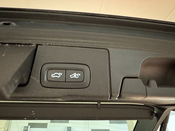Volvo XC60 15 of 18