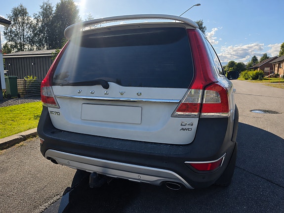 Volvo XC70 3 of 8