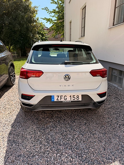 Volkswagen T-Roc 2 of 10