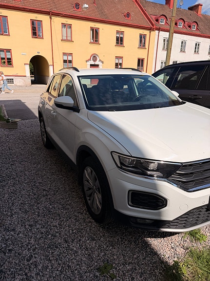 Volkswagen T-Roc 4 of 10