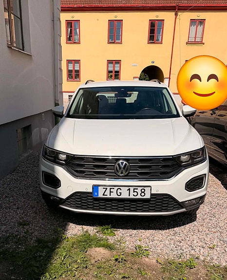 Volkswagen T-Roc 3 of 10