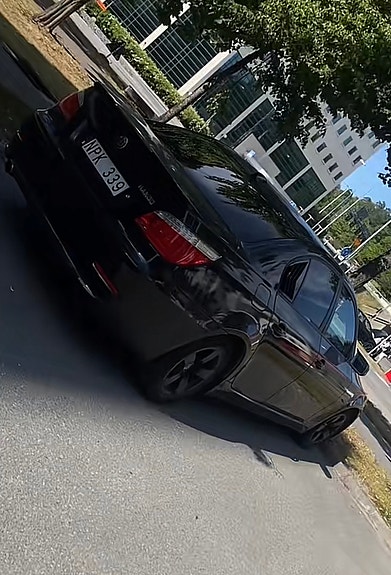 BMW 520d 2 of 3