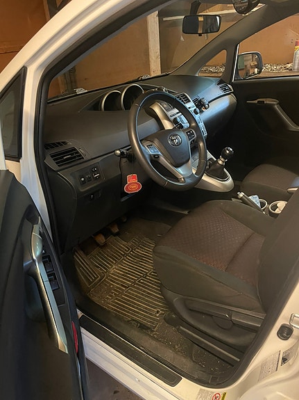 Toyota Verso 4 of 5