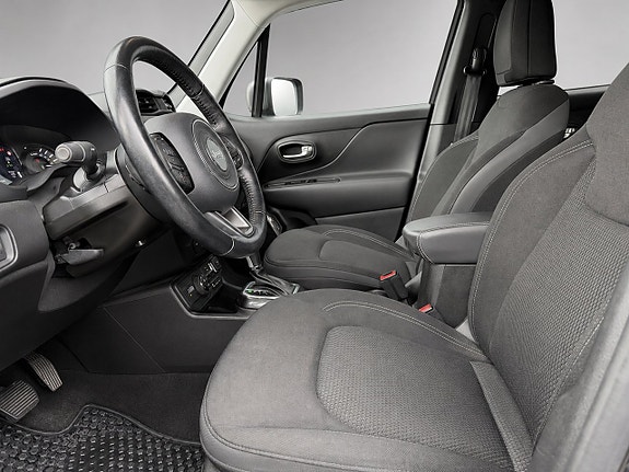 Jeep Renegade 9 of 14