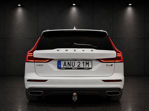 Volvo V60 Cross Country 6 of 14