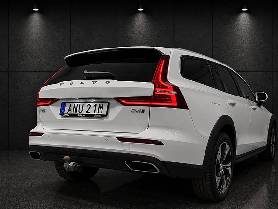 Volvo V60 Cross Country 5 of 5