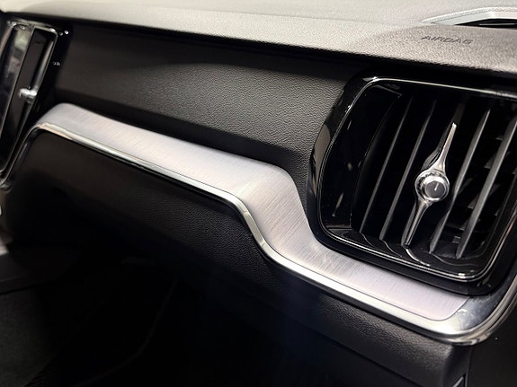Volvo V60 Cross Country 14 of 14