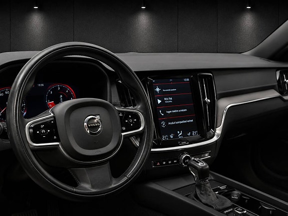 Volvo V60 Cross Country 10 of 14