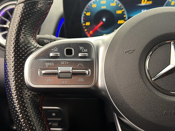 Mercedes-Benz GLB220 d 17 of 30