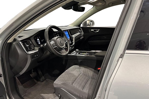 Volvo XC60 14 of 28