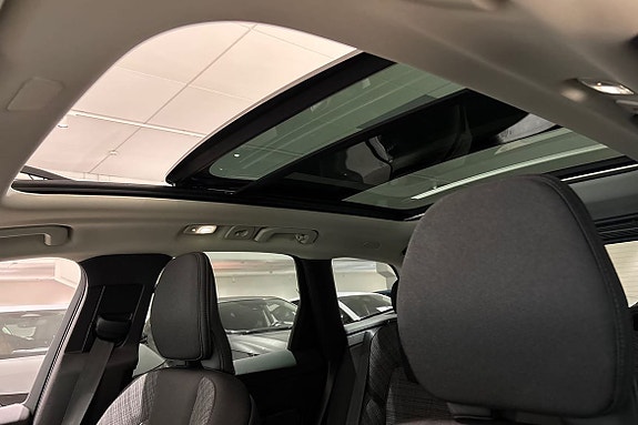 Volvo XC60 18 of 28