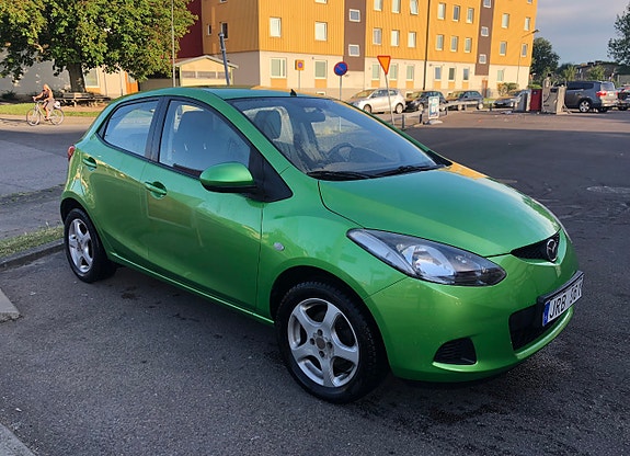 Mazda 2 3 of 6