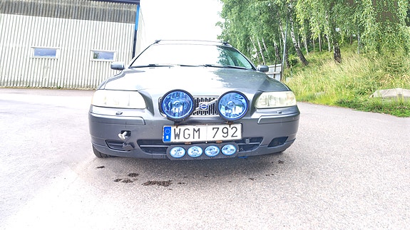 Volvo V70 3 of 4