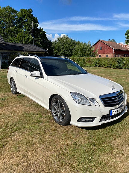 Mercedes-Benz E350 2 of 5
