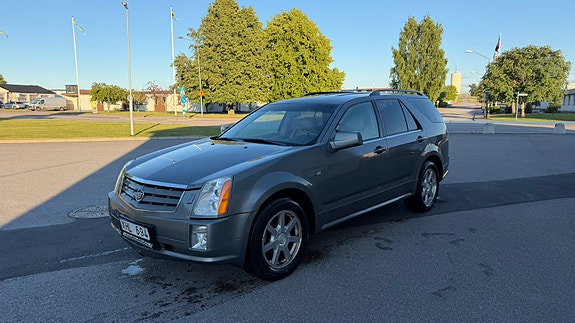 Cadillac SRX 2 of 5