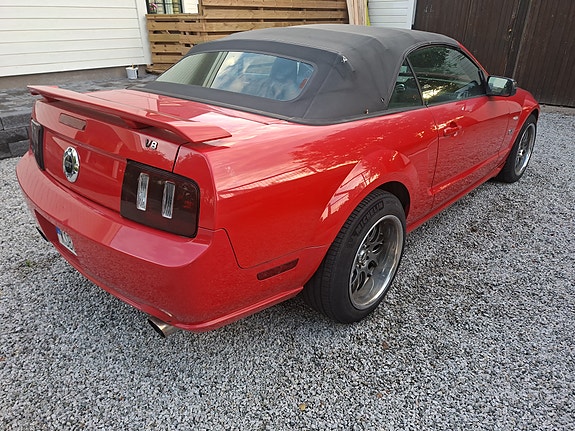 Ford Mustang 4 of 4