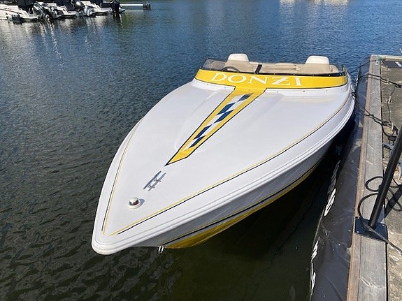 Donzi ZX 22 Performance -08 Mercury 496 MAG HO 2 of 11