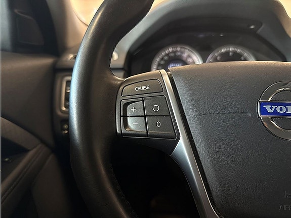 Volvo XC70 13 of 21