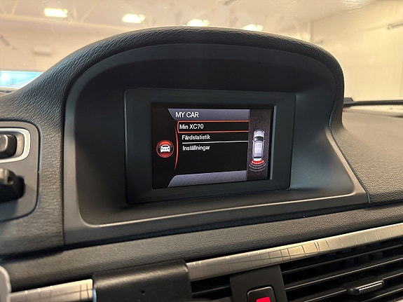 Volvo XC70 9 of 21