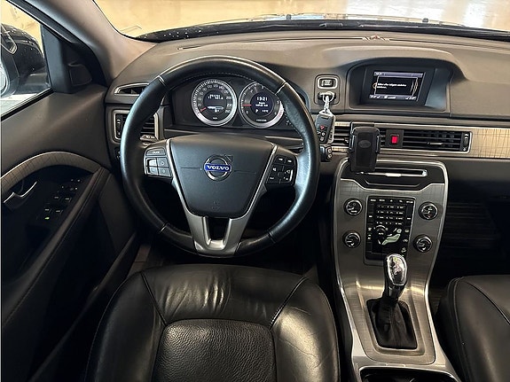 Volvo XC70 8 of 21