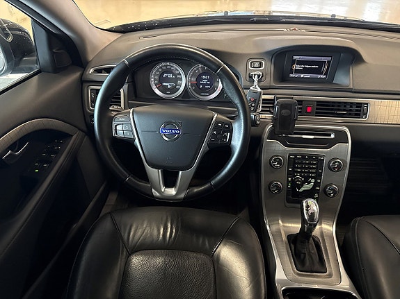 Volvo XC70 8 of 21