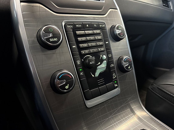 Volvo XC70 16 of 21