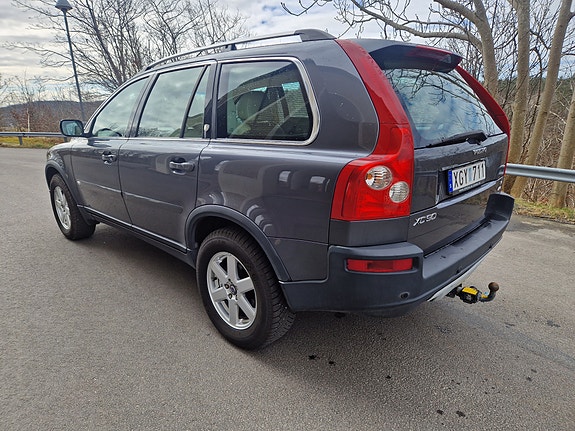Volvo XC90 2 of 5