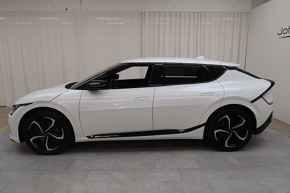 Kia EV6 3 of 5