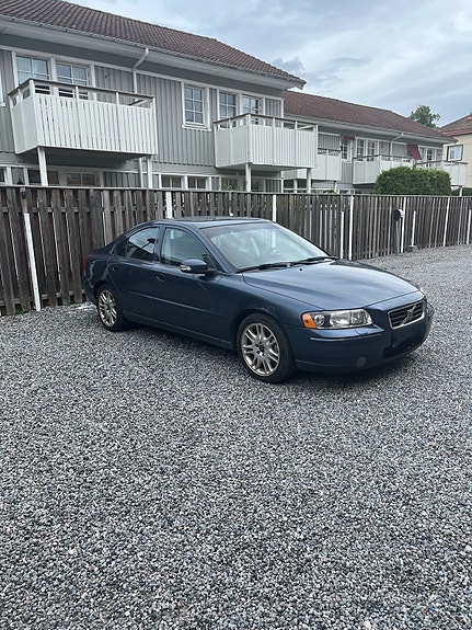 Volvo S60 3 of 3