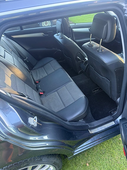 Mercedes-Benz C250 4 of 4