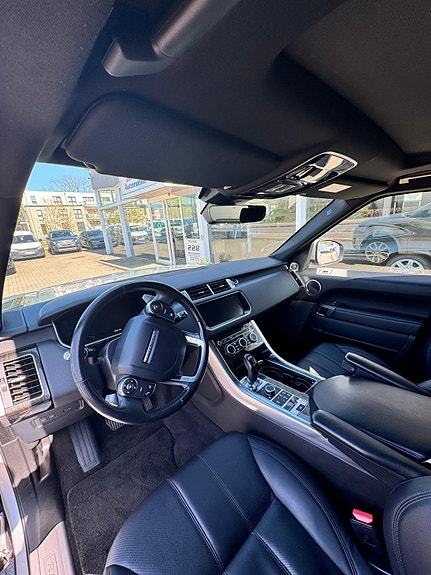 Land Rover Range Rover Sport 2 of 4