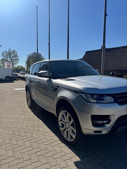 Land Rover Range Rover Sport 3 of 4
