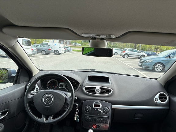 Renault Clio 7 of 11