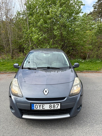 Renault Clio 8 of 11