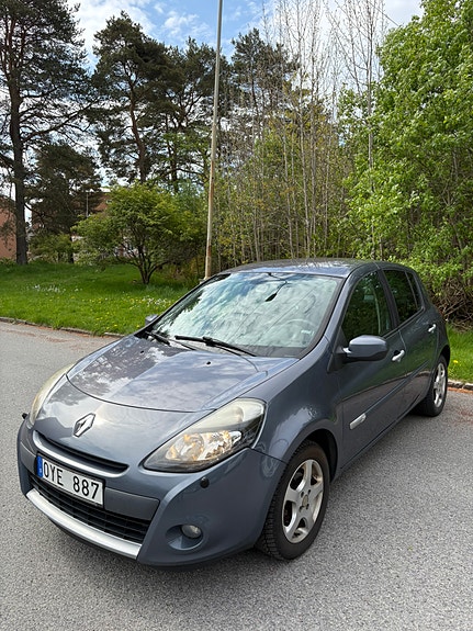 Renault Clio 2 of 11