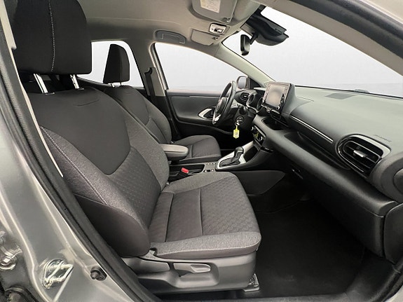Toyota Yaris 14 of 30