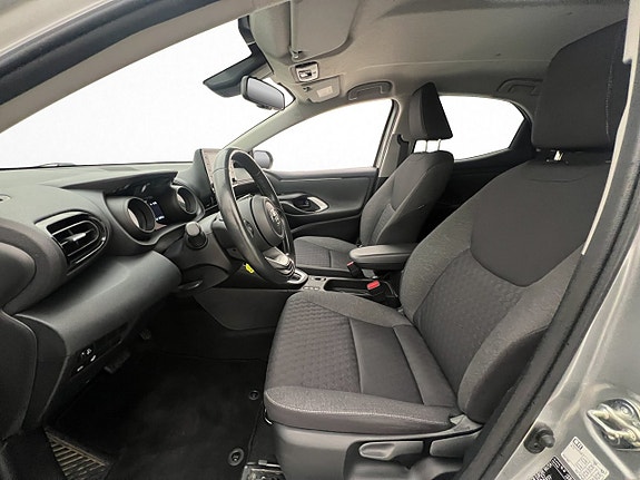 Toyota Yaris 11 of 30