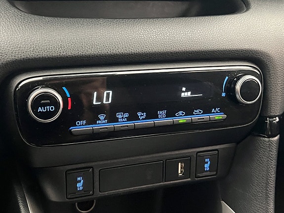 Toyota Yaris 25 of 30