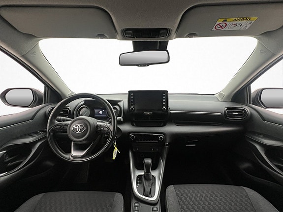 Toyota Yaris 12 of 30