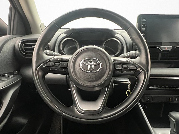 Toyota Yaris 13 of 30