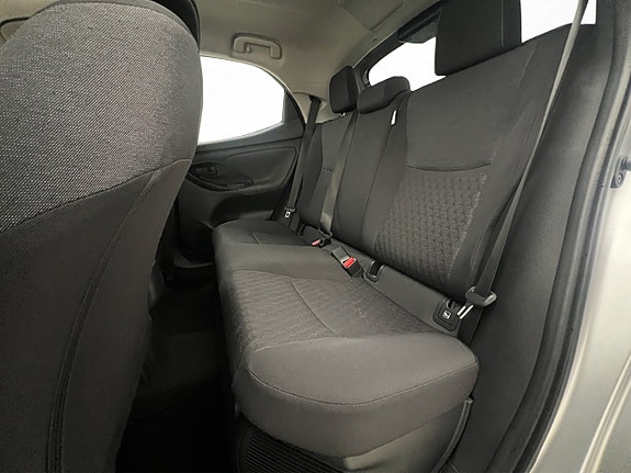 Toyota Yaris 16 of 30
