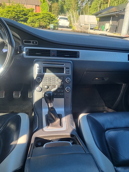 Volvo V70 4 of 5