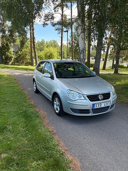 Volkswagen Polo 2 of 5