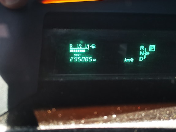 Toyota Prius 8 of 9