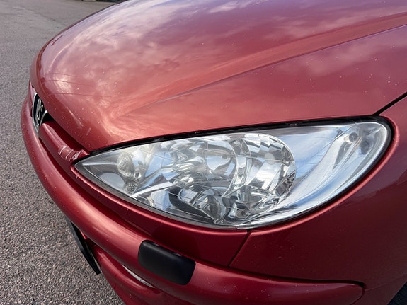 Peugeot 206 SW 2 of 5